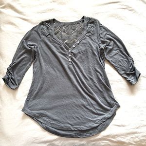 Women’s 3/4 Sleeve Gray Top Lace Back Loose Casual Shirt, Size M